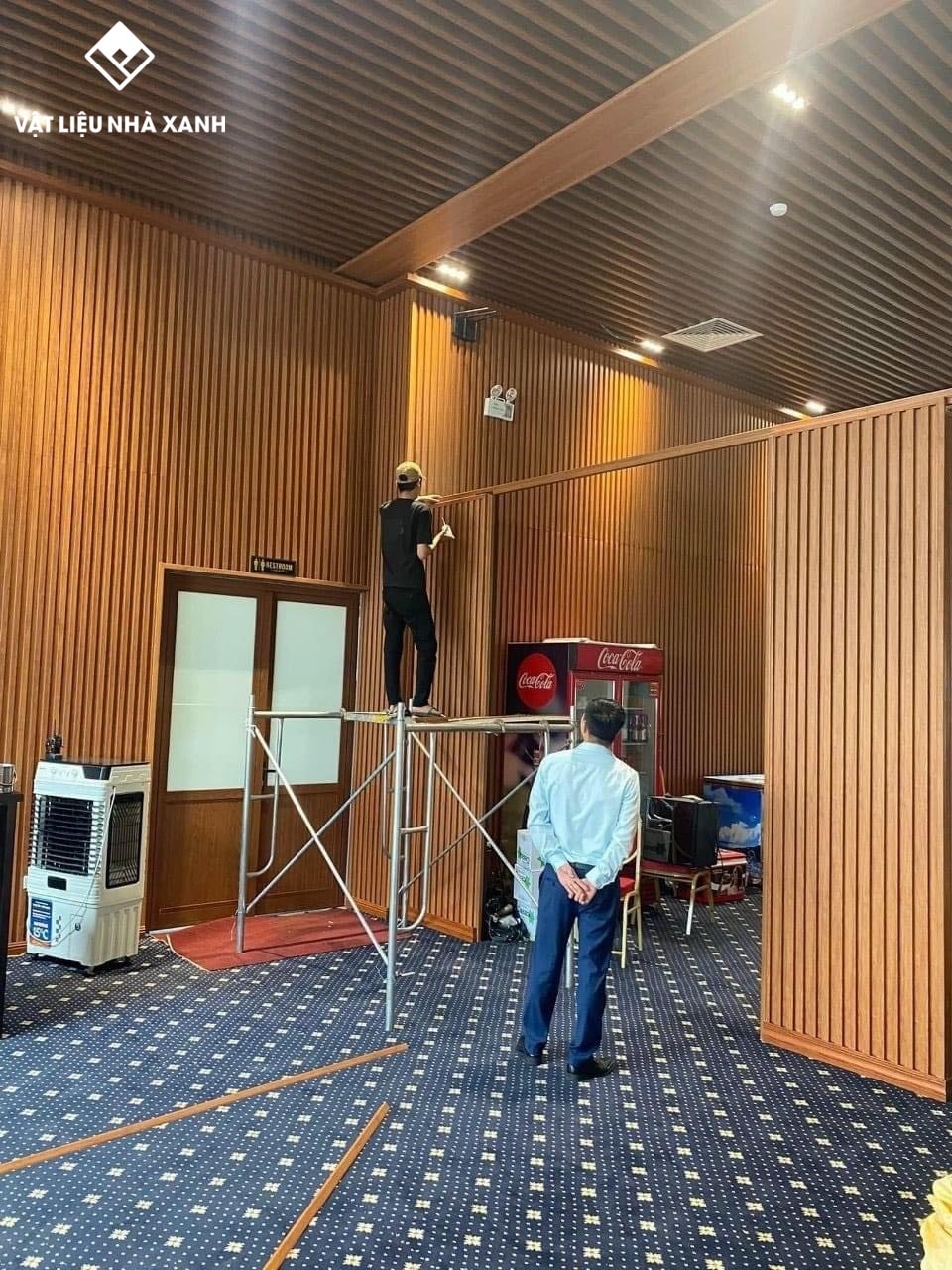 Cách Thi Công Lam Nhựa 4 Sóng Cao 20mm