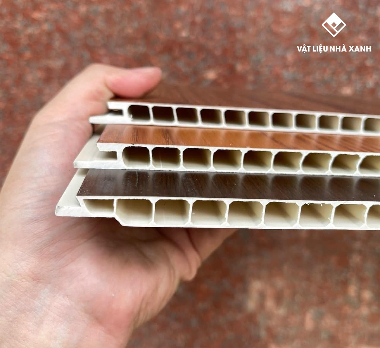 Trần Nhựa Nano Phẳng 164 giao hang tam tran nhua nano phang