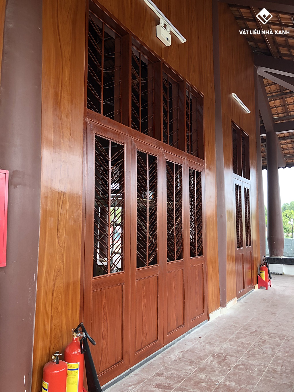 Sơn Giả Gỗ Trên Tường Xi Măng Bề Mặt Cột Bê Tông 15 ky thuat son gia go 13 1