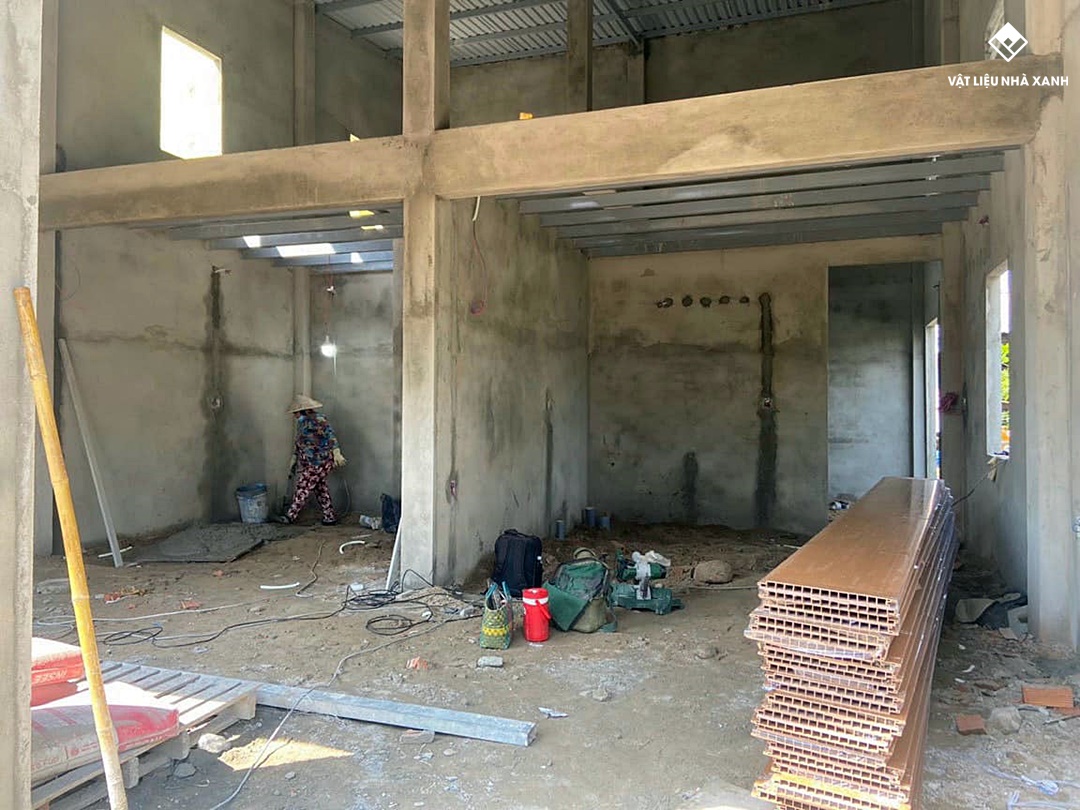 thi cong tam san nhua chiu luc lam san gac 52