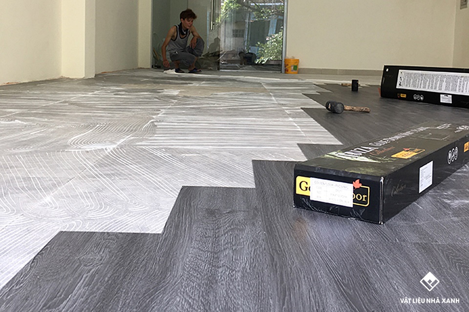 Tấm Dán Sàn Giả Gỗ – Mẫu Mã & Báo Giá Mới Nhất 57 tam dan san san van go 11