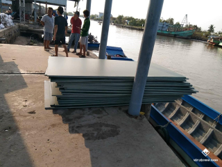 tam nhua ECO lot san lam vach 72